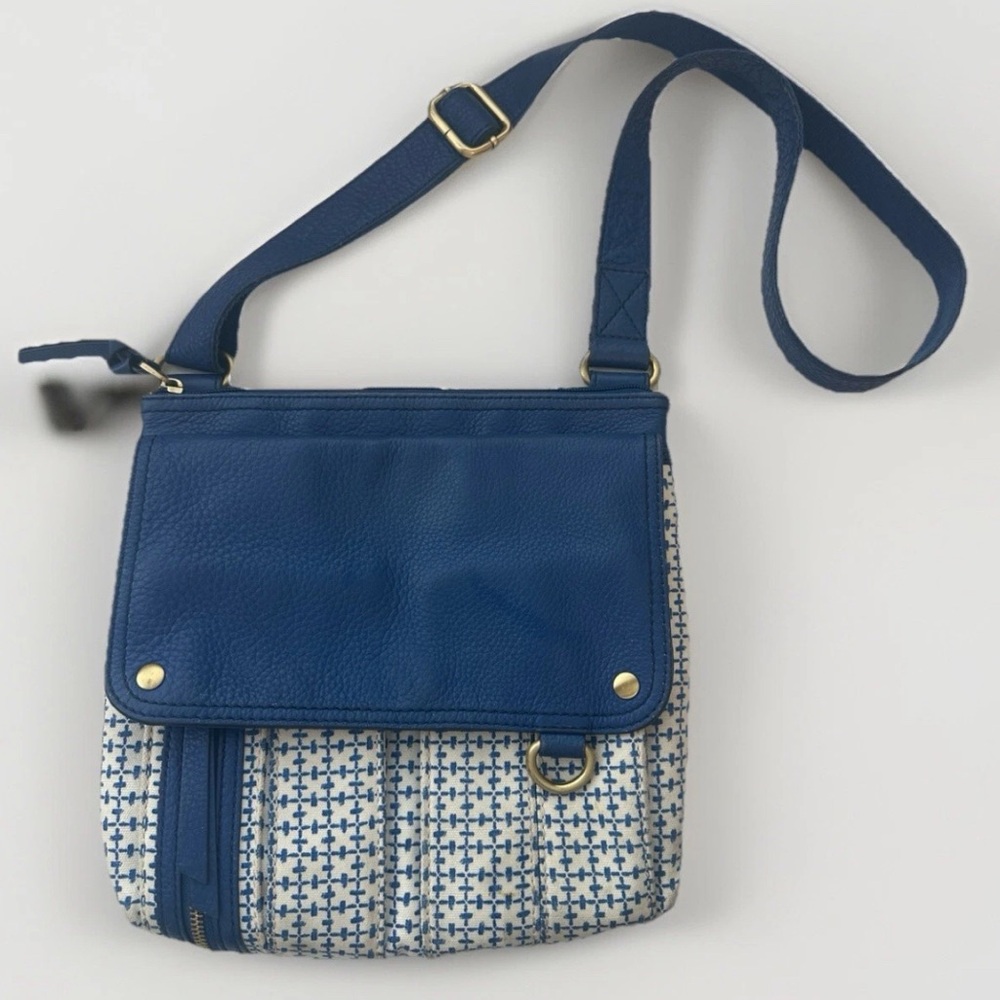 Fossil Purse: White And Blue,Retro Style With Leather Accents & Adjustable Strap